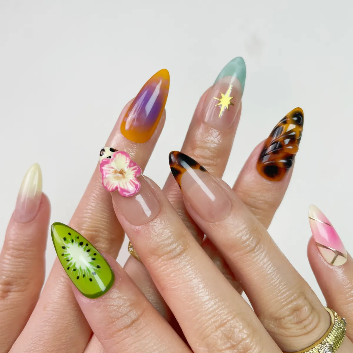 Press On Nail Kiwi Garden