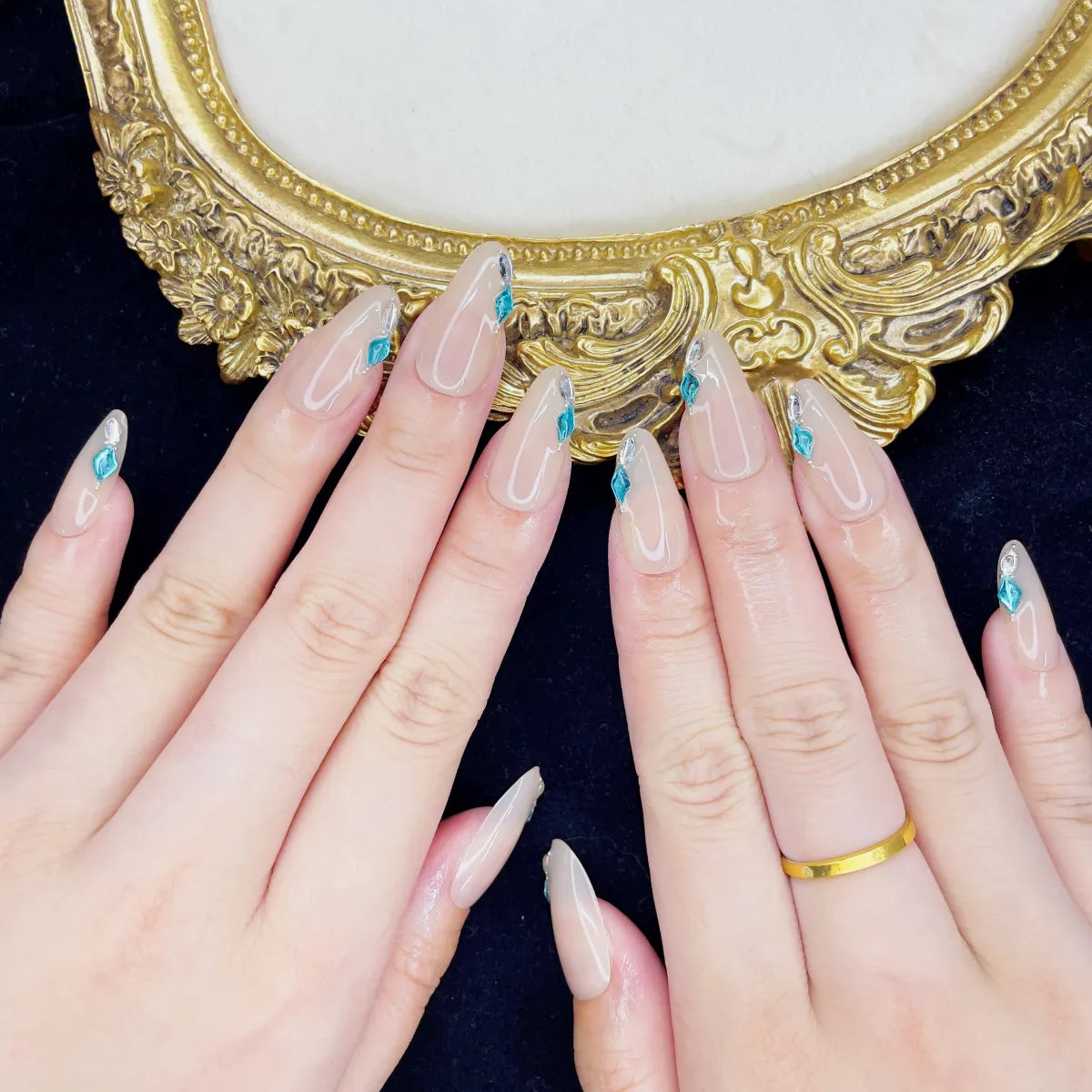 Press On Nail Misty Jewel