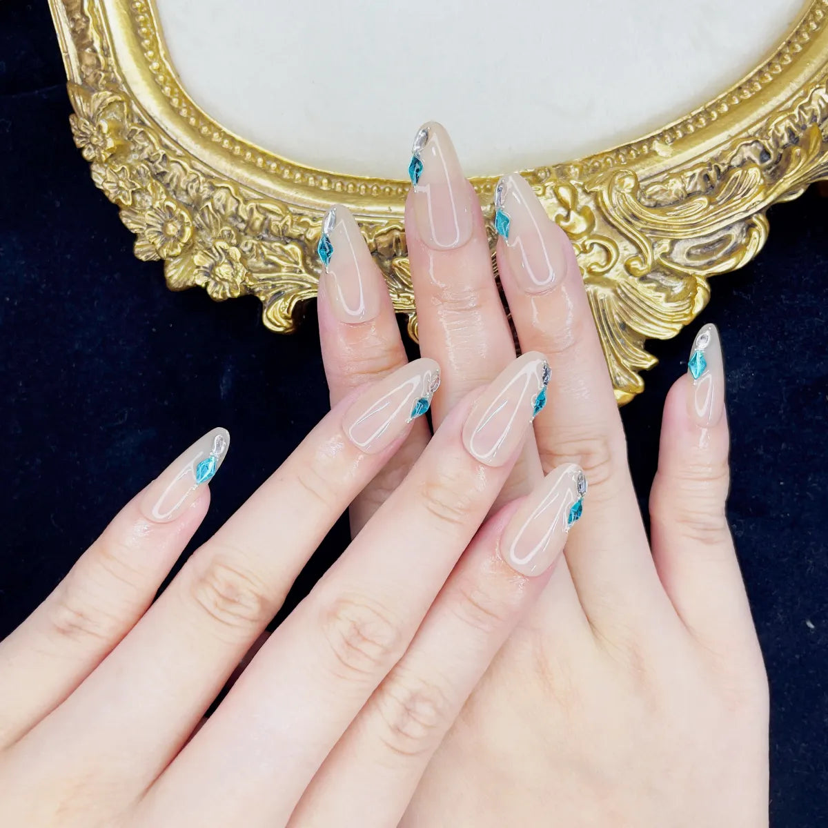 Press On Nail Misty Jewel