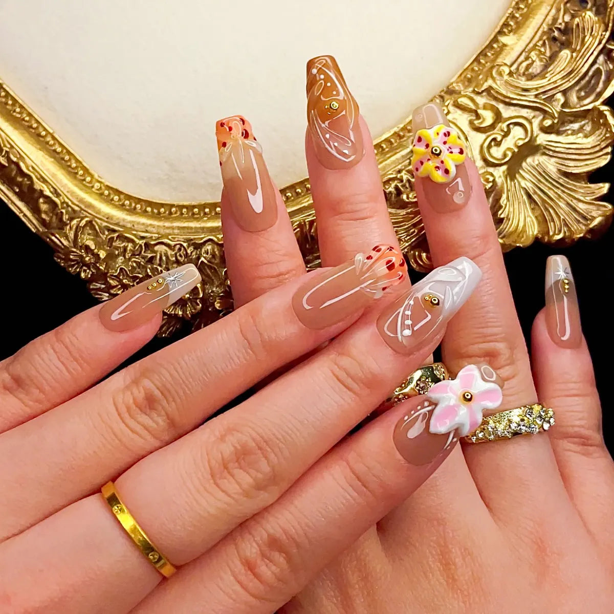 Press On Nail Sunlit Petal