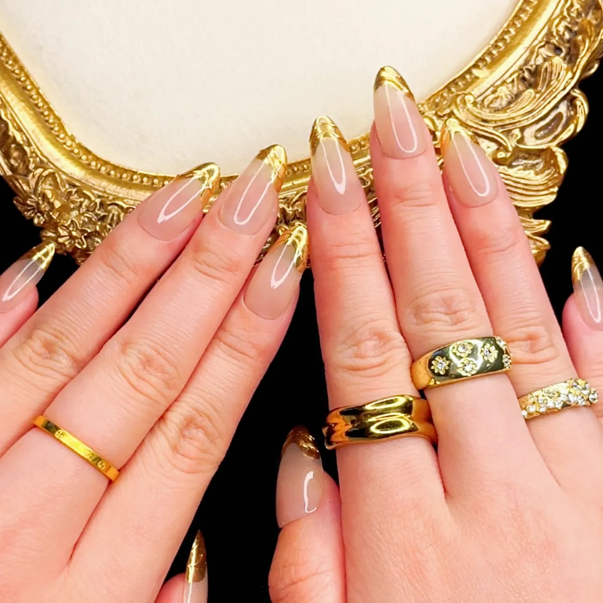 Press On Nail Soft Gold Edge