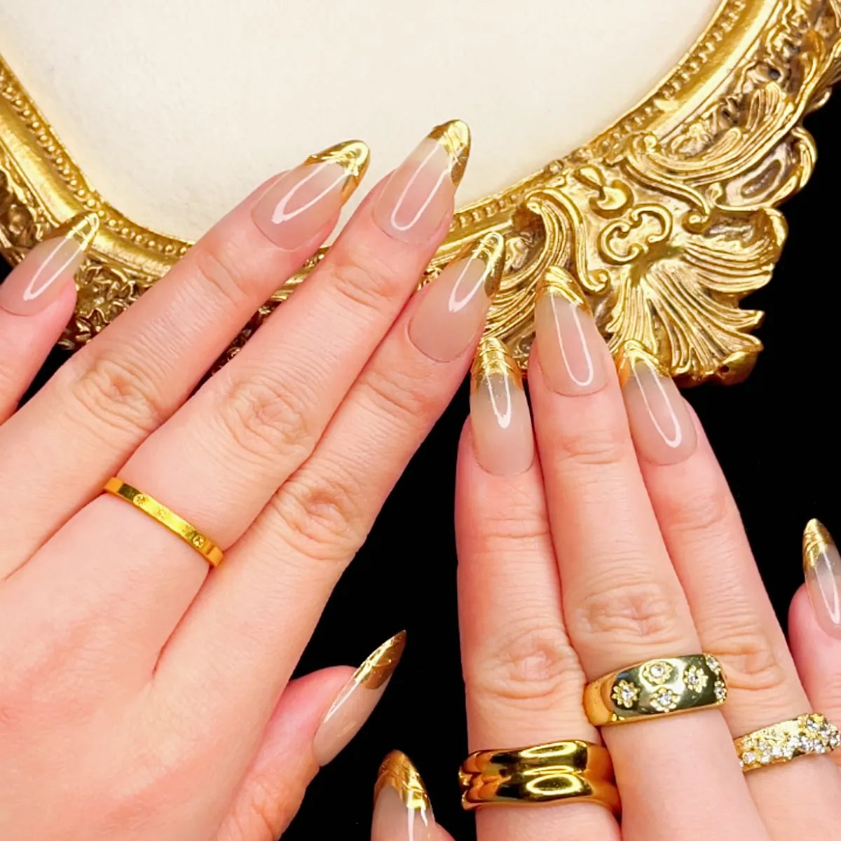 Press On Nail Soft Gold Edge