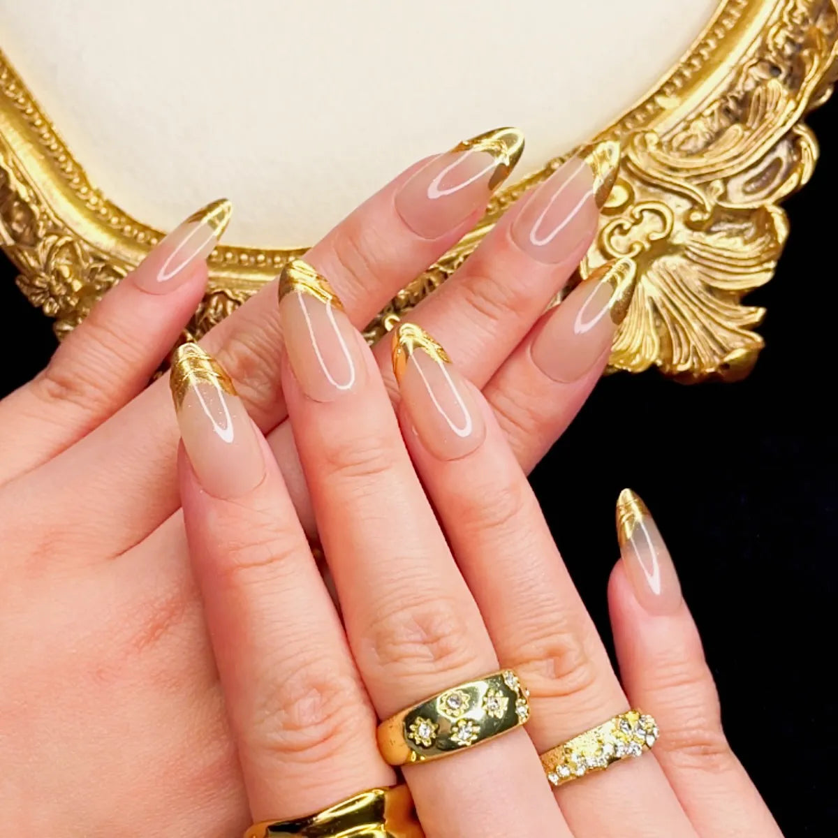 Press On Nail Soft Gold Edge