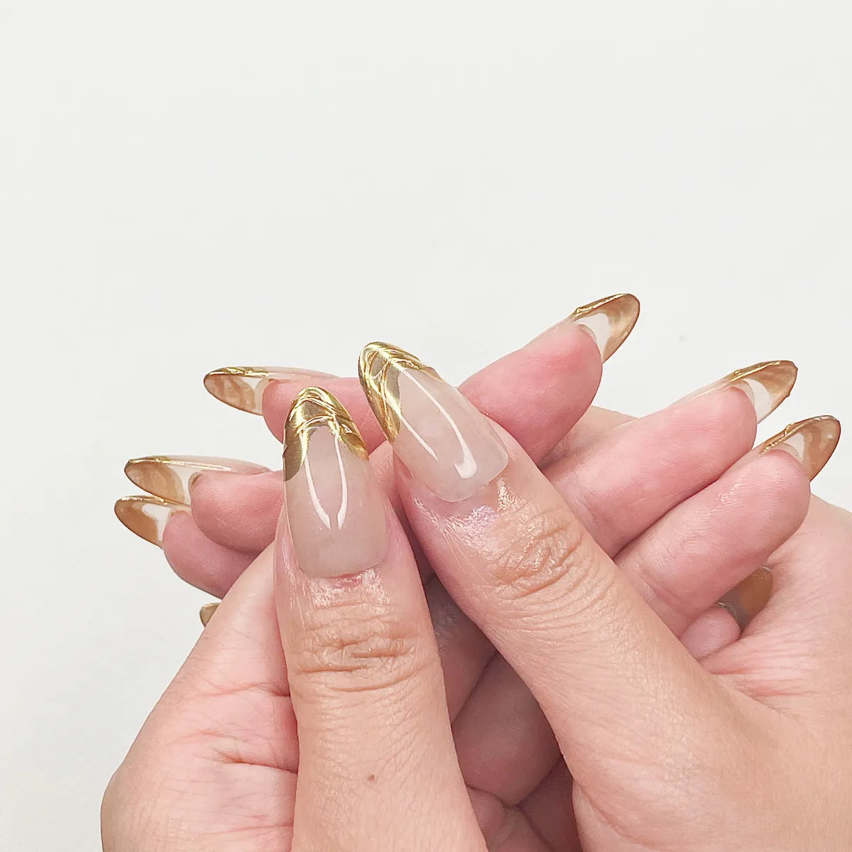 Press On Nail Soft Gold Edge