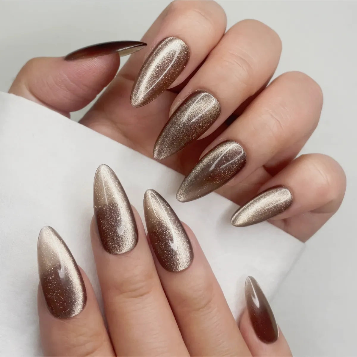 Press On Nail Brown Cat's Eyes