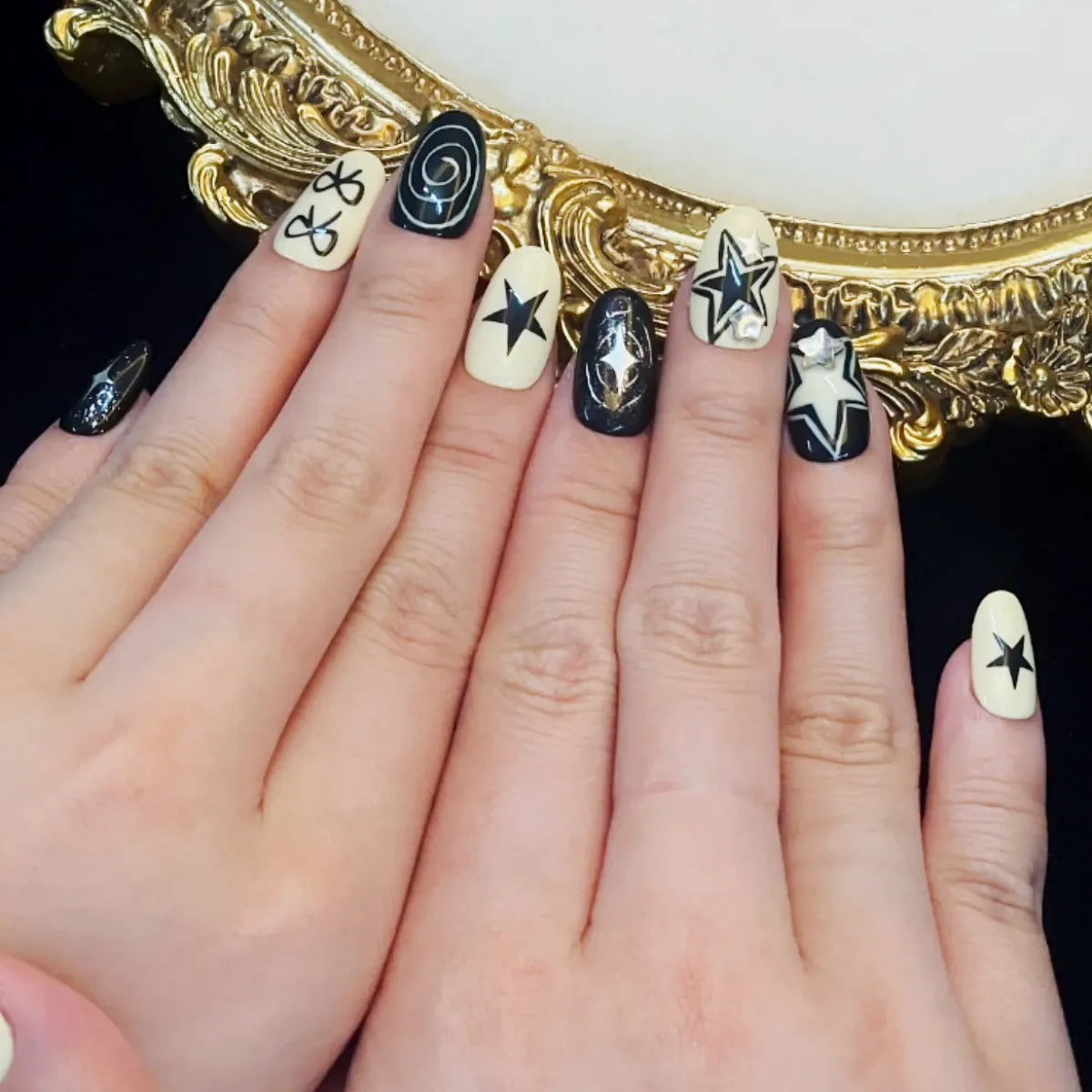Press On Nail Black Star Love