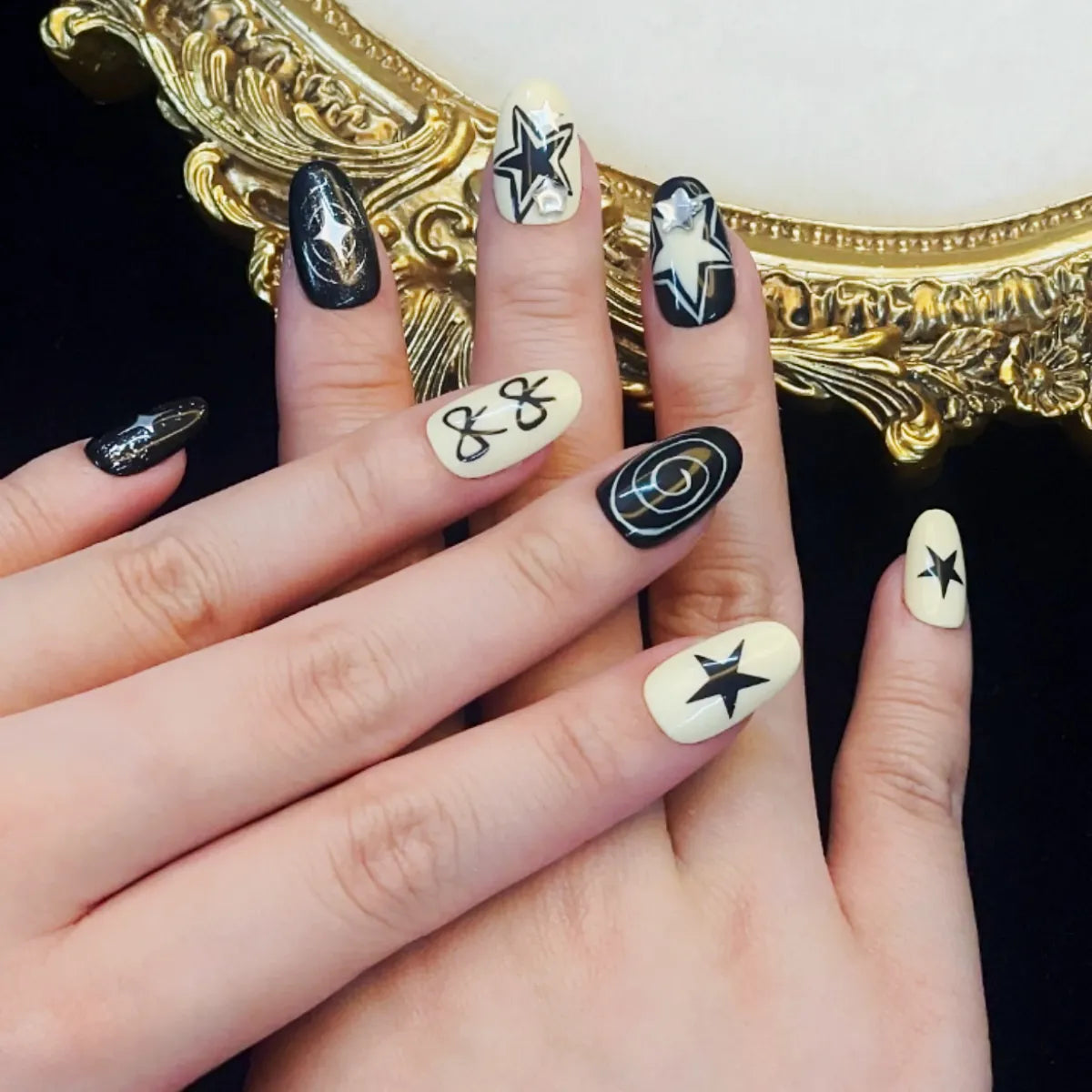Press On Nail Black Star Love