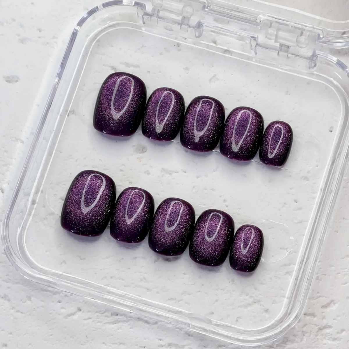 Press On Nail Cat - Eye Violet Vixen