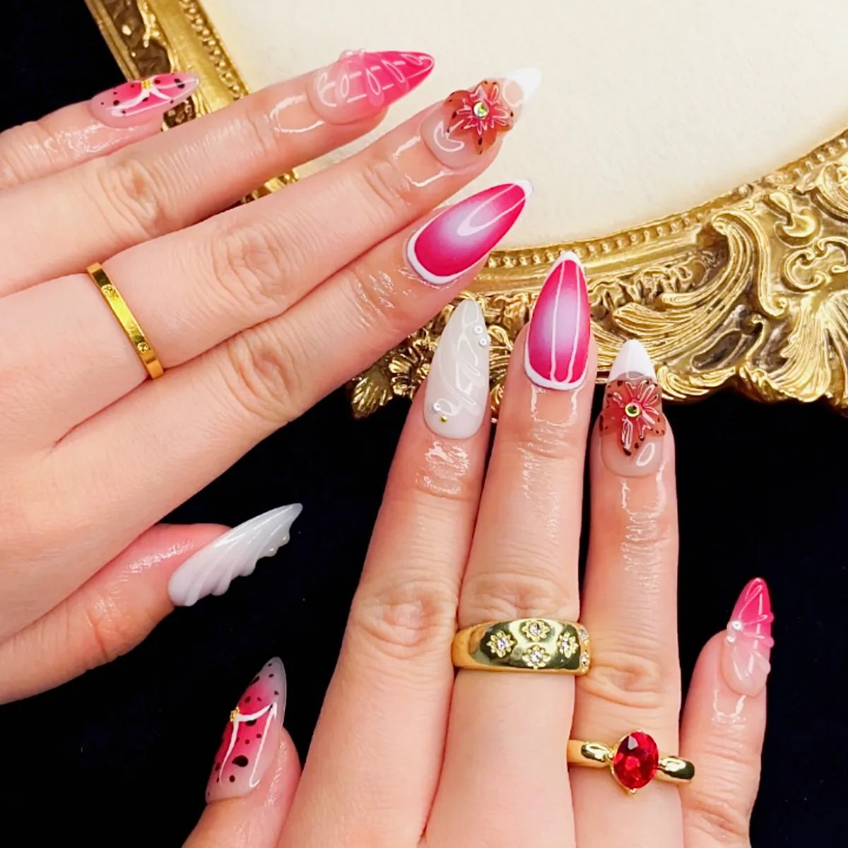 Press On Nail Dragon Kiss