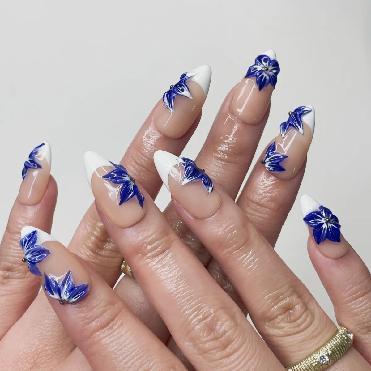 Press On Nail Sapphire Blossom