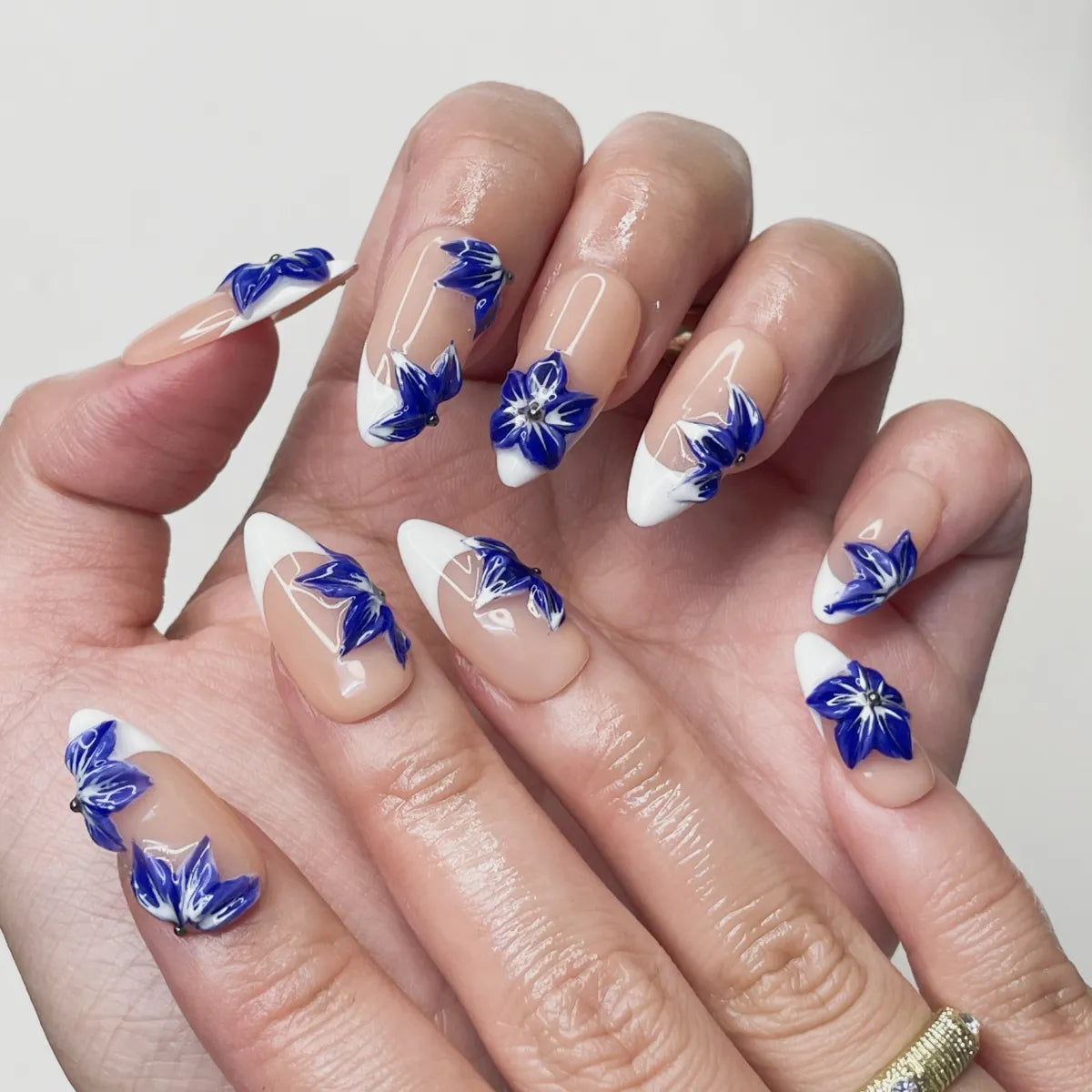 Press On Nail Sapphire Blossom