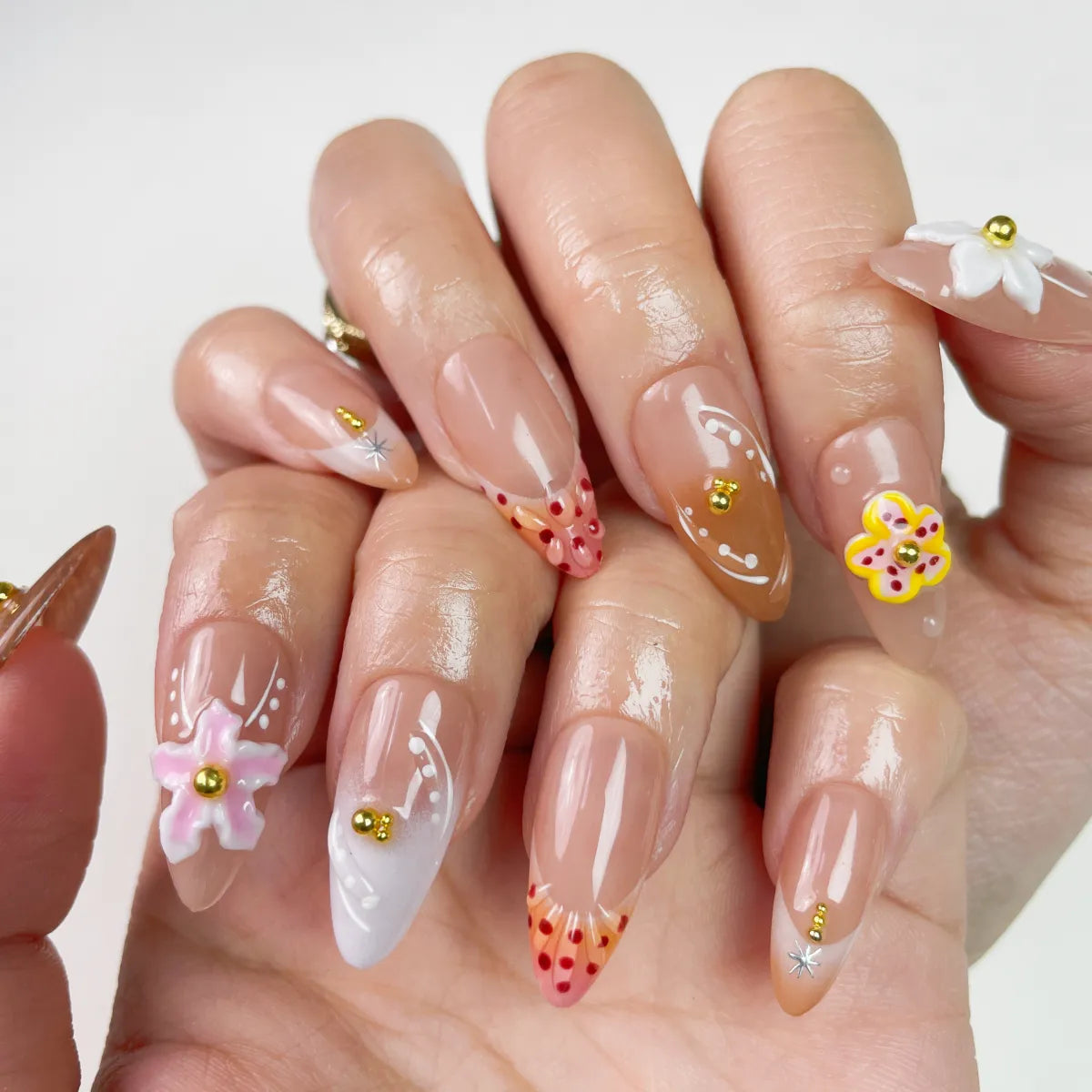 Press On Nail Sunlit Petal