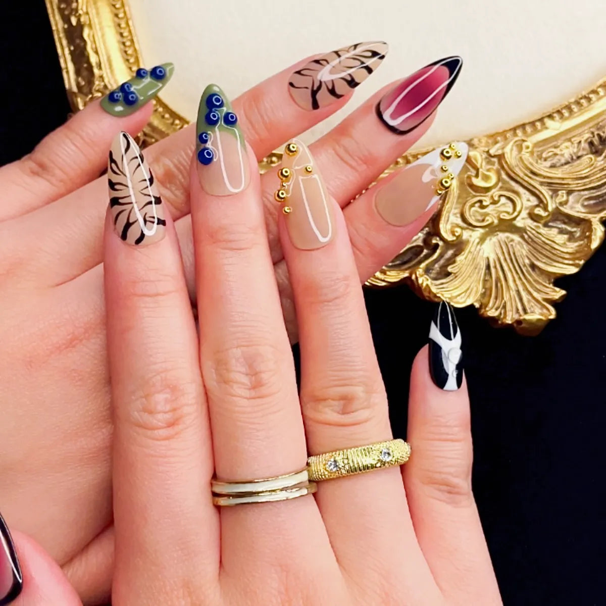 Press On Nail Golden Dot Elegance