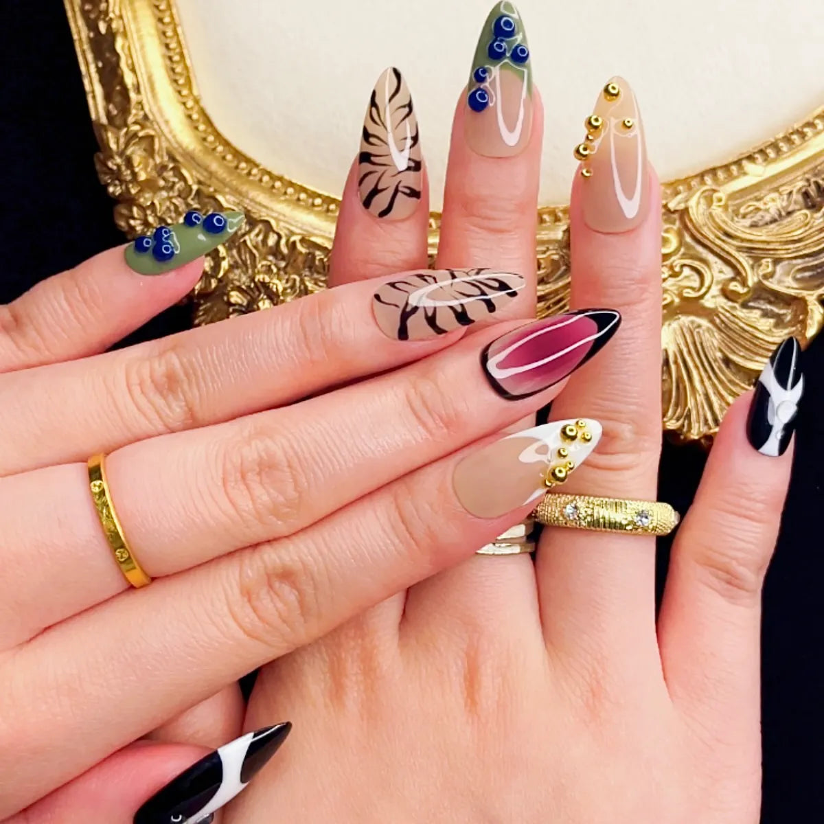 Press On Nail Golden Dot Elegance
