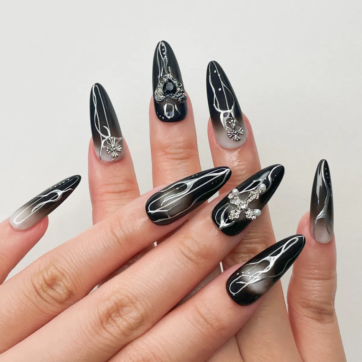 Press On Nail Silver Noir Cross
