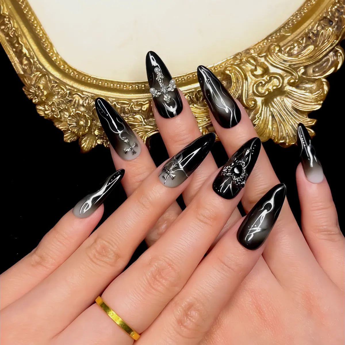 Press On Nail Silver Noir Cross