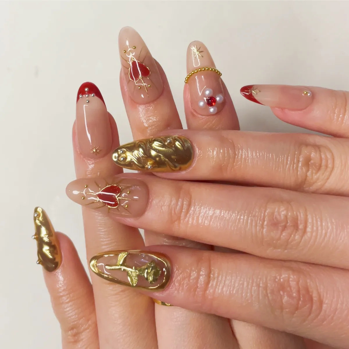 Press On Nail Golden Roses