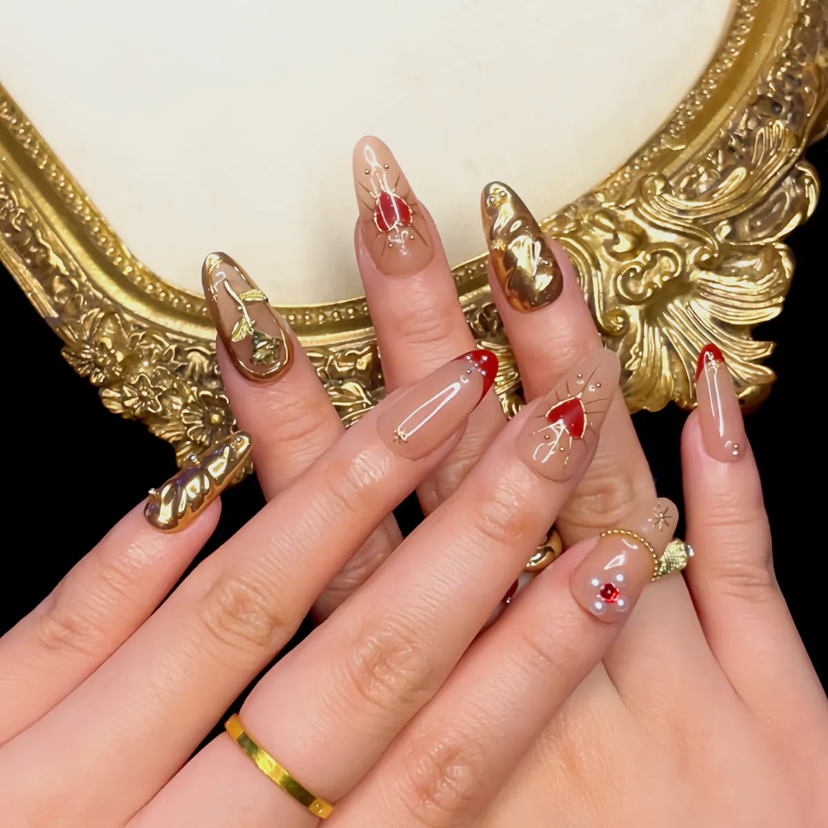 Press On Nail Golden Roses