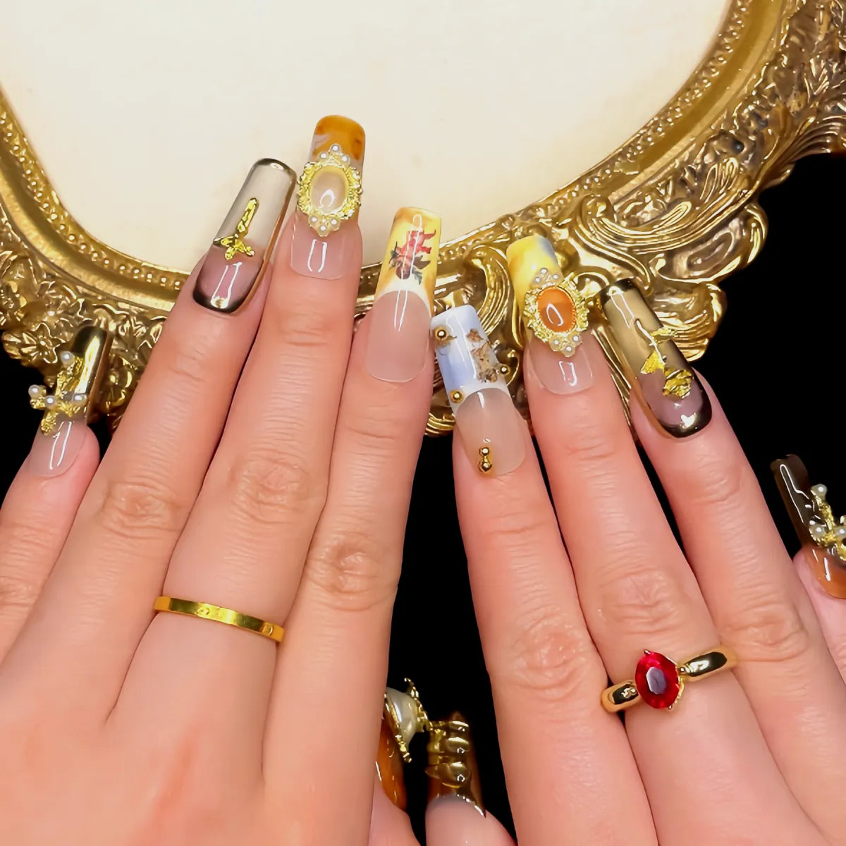 Press On Nail Golden Relics