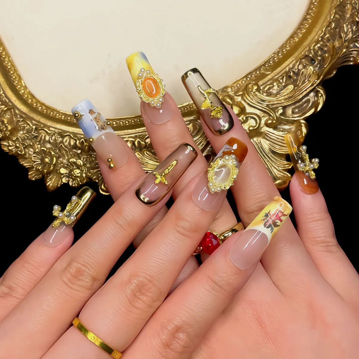 Press On Nail Golden Relics