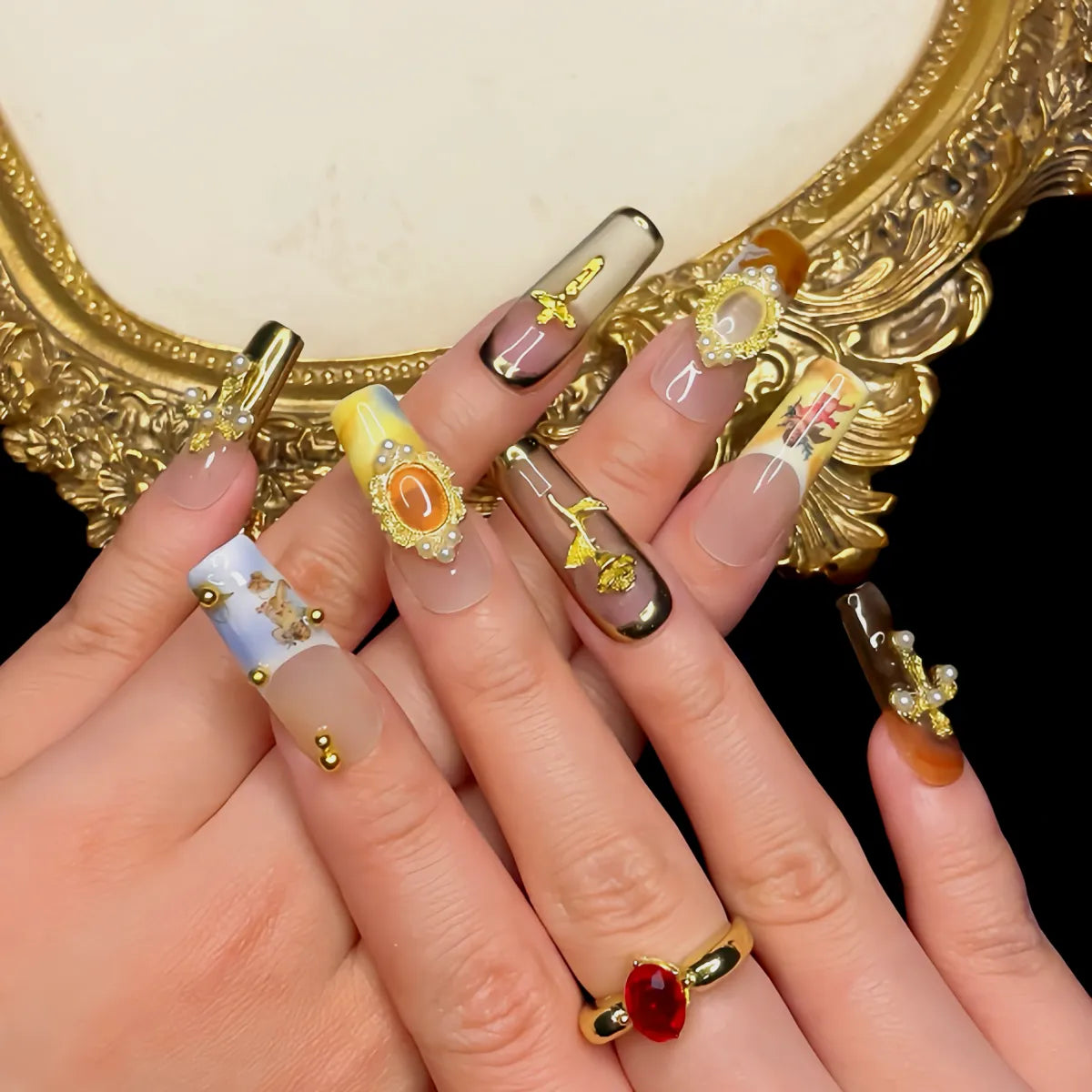 Press On Nail Golden Relics
