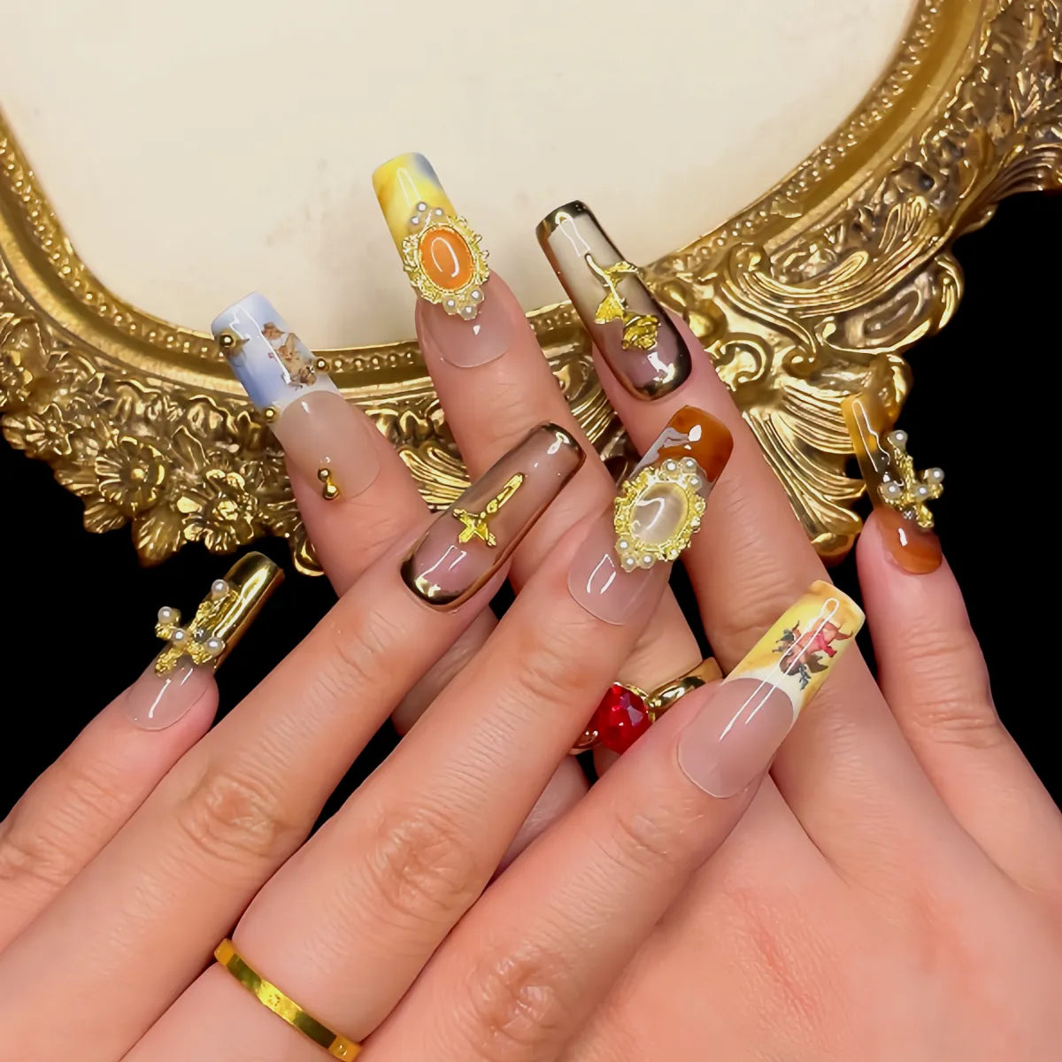 Press On Nail Golden Relics